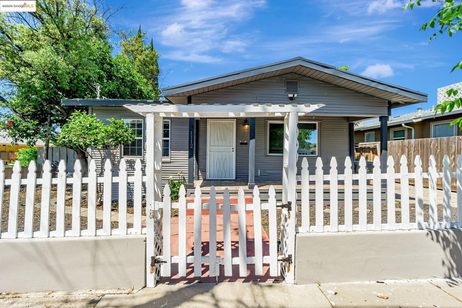 Property Photo:  1112 W 6th St  CA 94509
