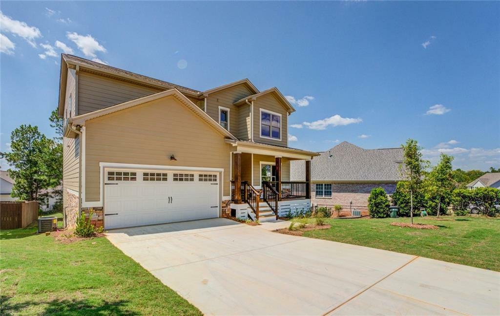 Property Photo: 9183 Golfview Circle GA 30014