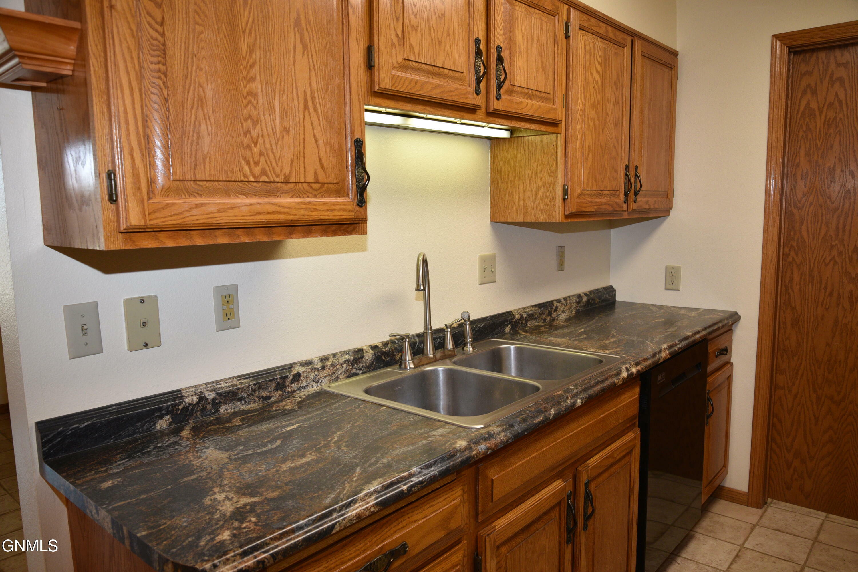 Property Photo: 2033 Washington Street N 2 ND 58501