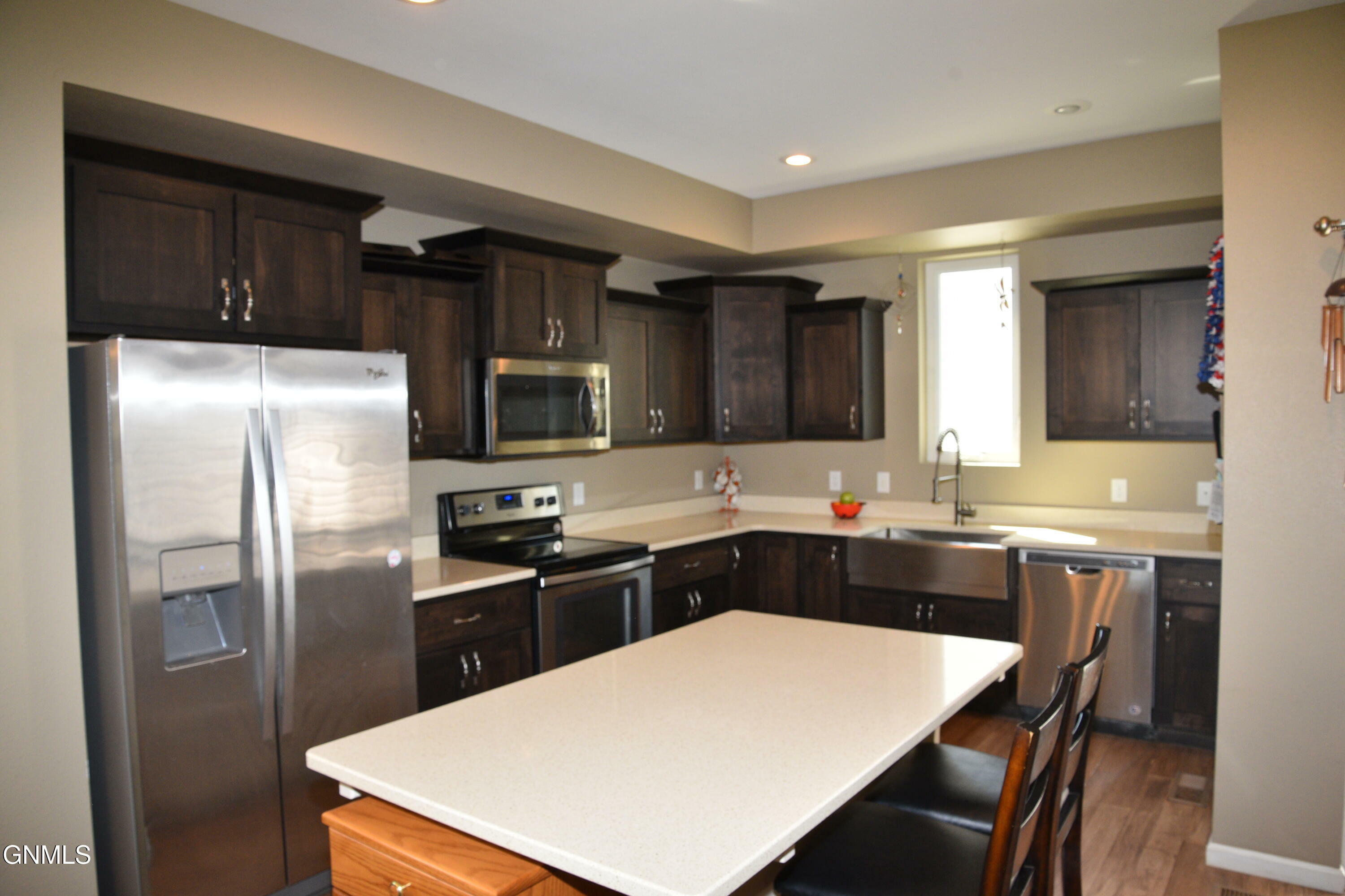 Property Photo: 4009 E Calgary Avenue ND 58503