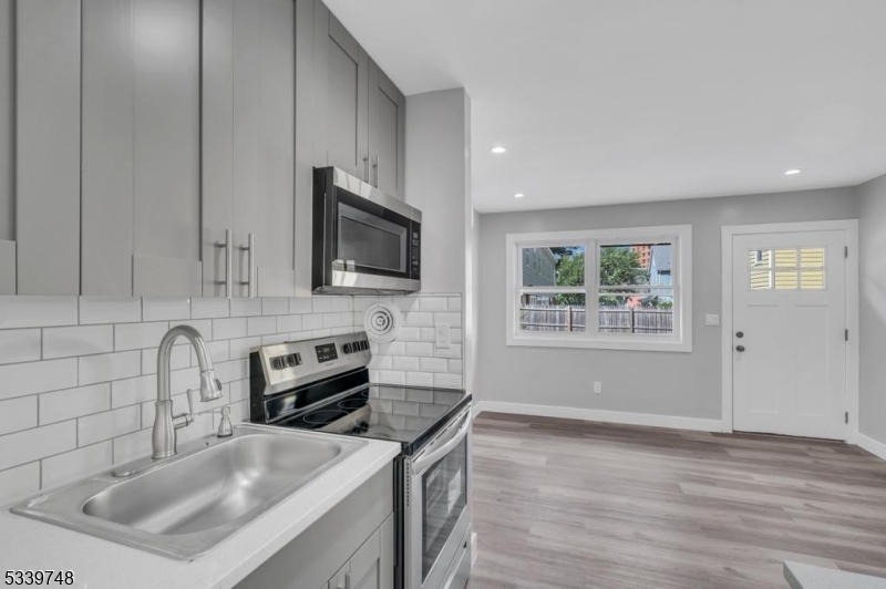 Property Photo:  1300 Fulton St 7  NJ 07065 