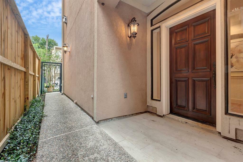 Property Photo: 1933 W Clay Street TX 77019