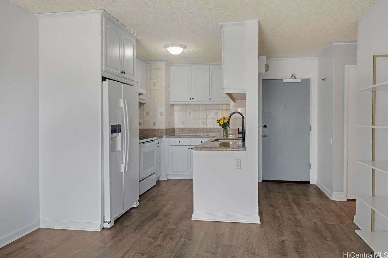Property Photo: 3161 Ala Ilima Street 811 HI 96818