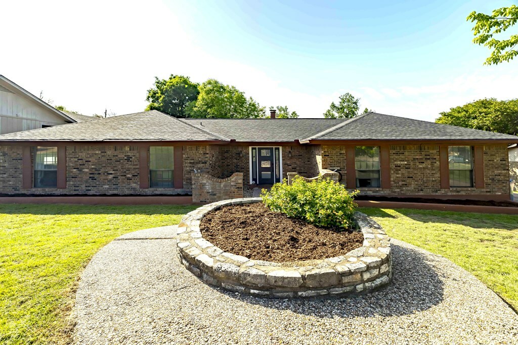 Property Photo: 419 Timber Ridge Dr TX 78028