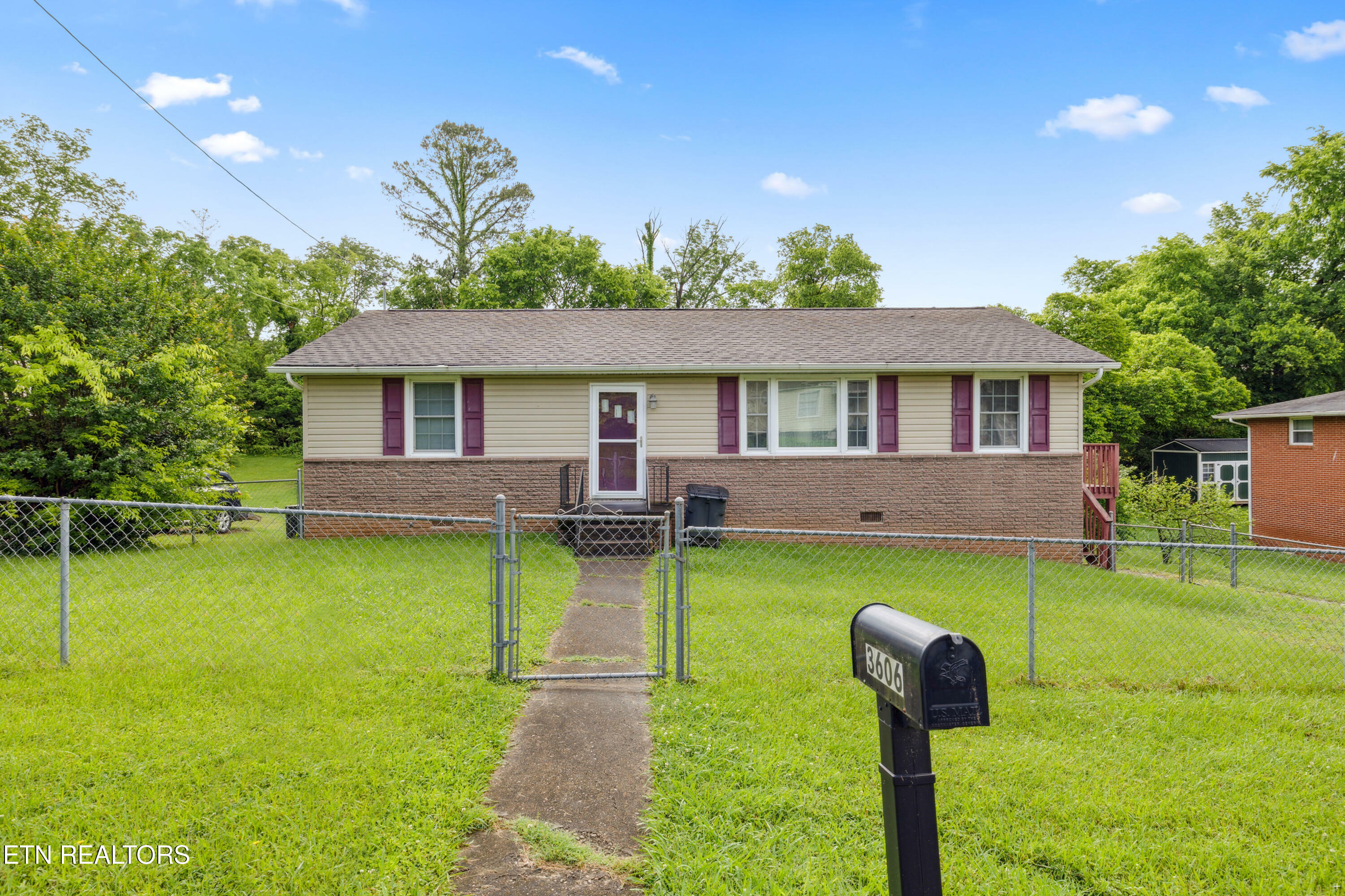 Property Photo: 3606 Sevier Heights Rd TN 37920