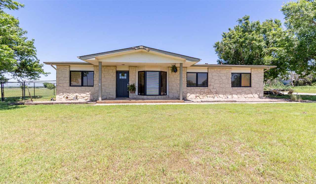 Property Photo: 273030 Broncho Rd OK 73055
