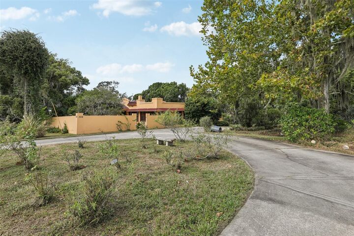 Property Photo: 308 Sunnyside Dr FL 34748