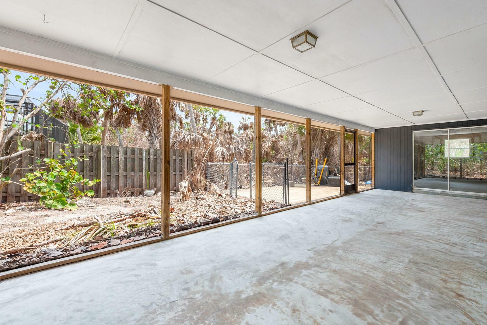 Property Photo: 4065 N Beach Road FL 34223