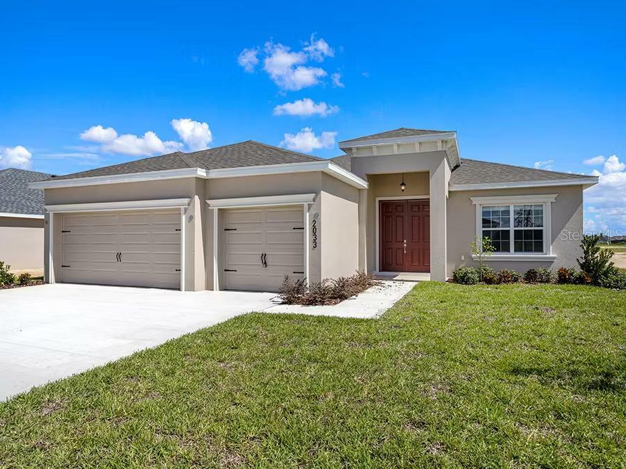 Property Photo: 2033 Summerlake Drive FL 33823