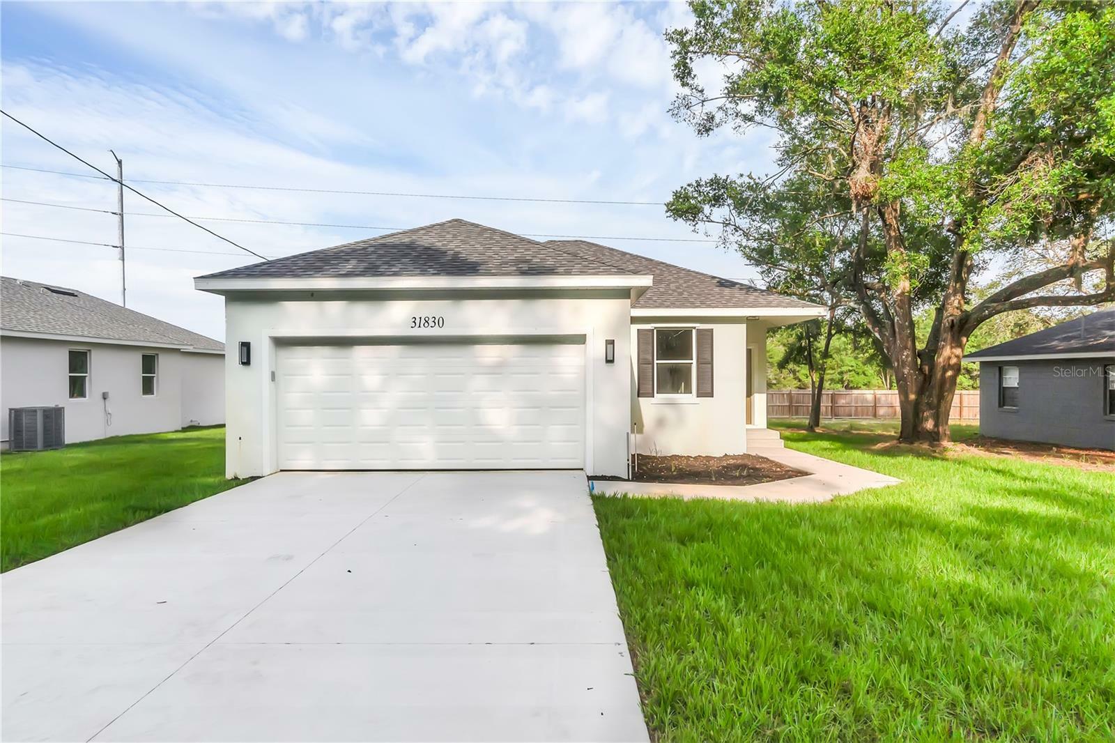 Property Photo: 31830 Sybil Avenue FL 32776