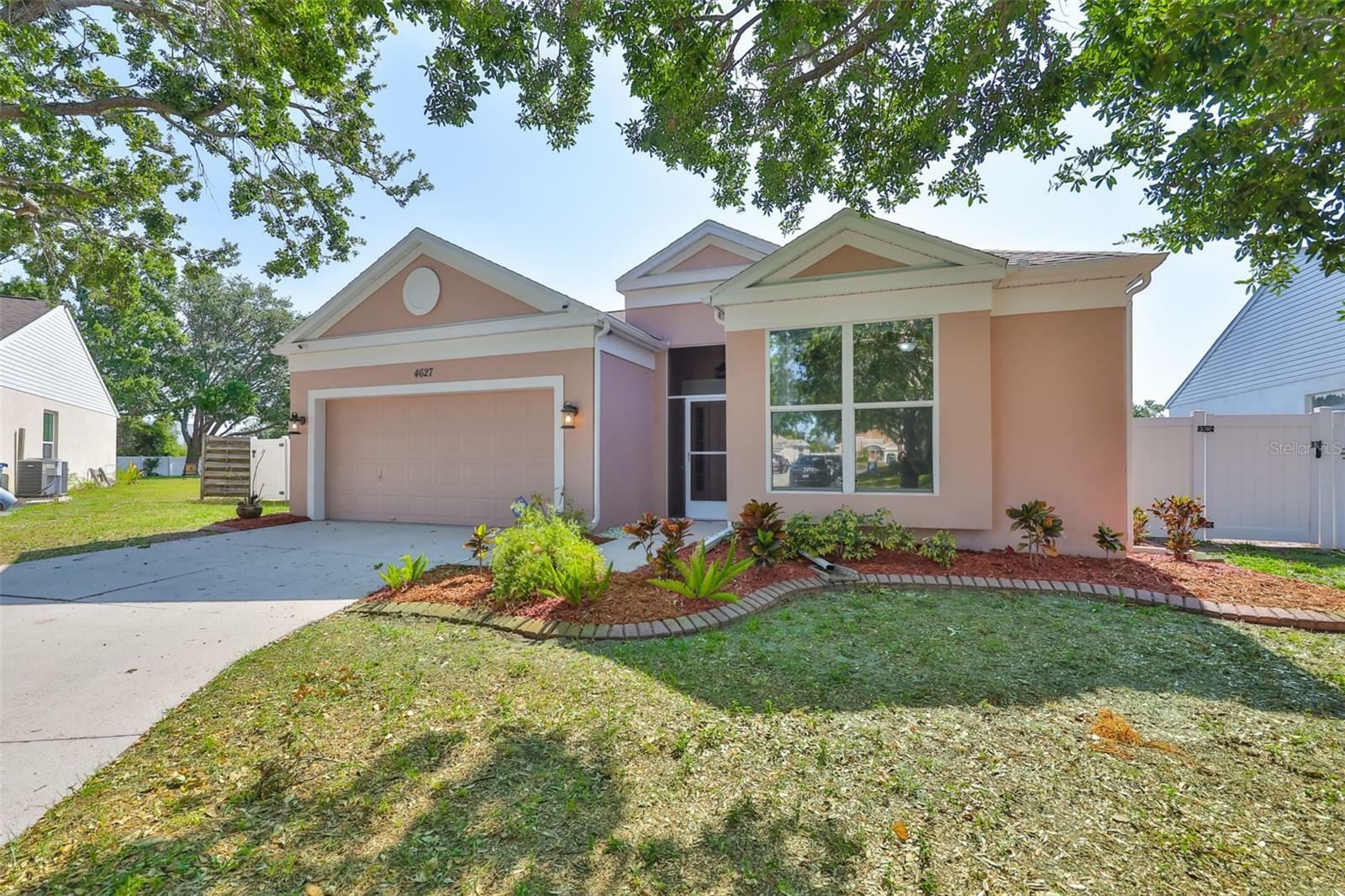 Property Photo: 4627 56th Drive E FL 34203