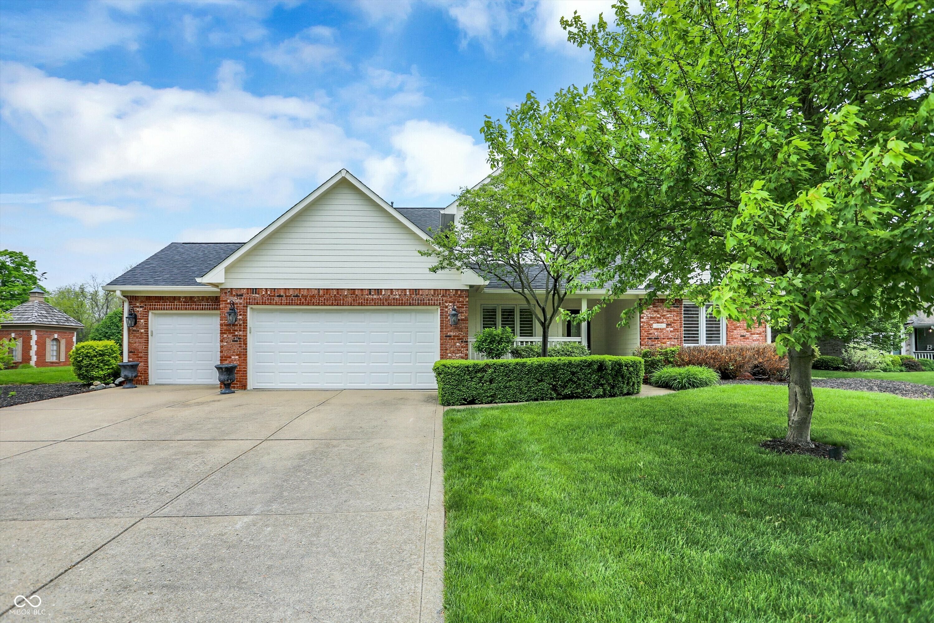 Property Photo: 3996 Brockton Manor N Drive IN 46143