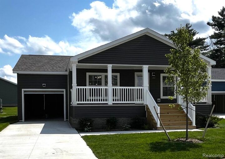 Property Photo:  2760 Naples Court  MI 48446 