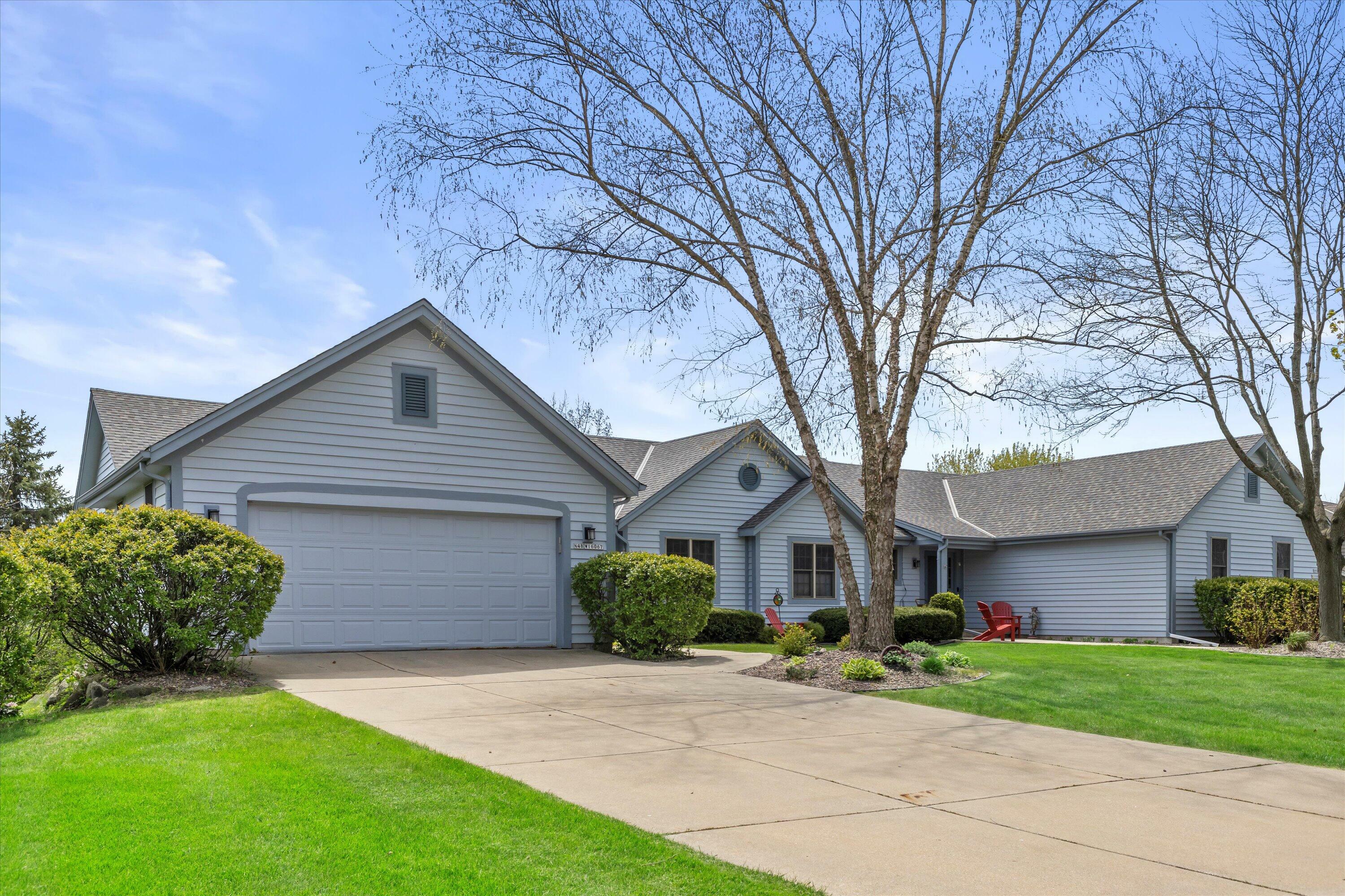 N48w16067 Lone Oak Ln  Menomonee Falls WI 53051 photo