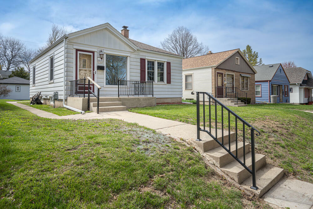 Property Photo: 3705 S Lenox St WI 53207