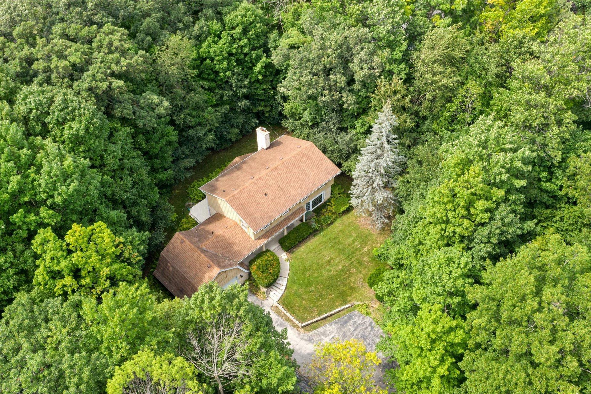 Property Photo: 1325 Valley Ridge Dr WI 53005