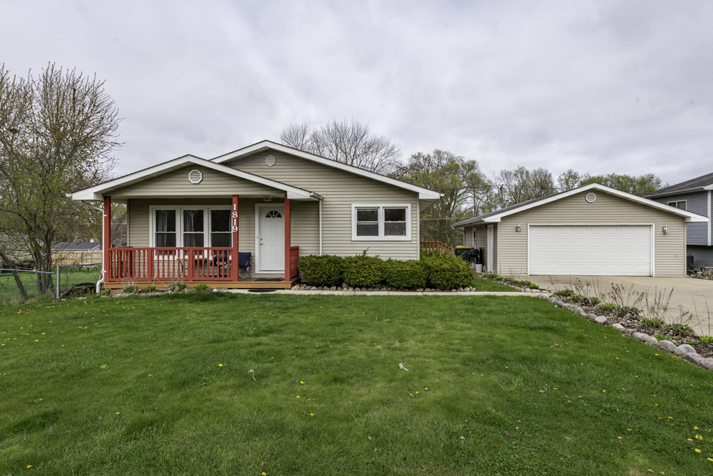 Property Photo: 1819 Galilee Avenue IL 60099