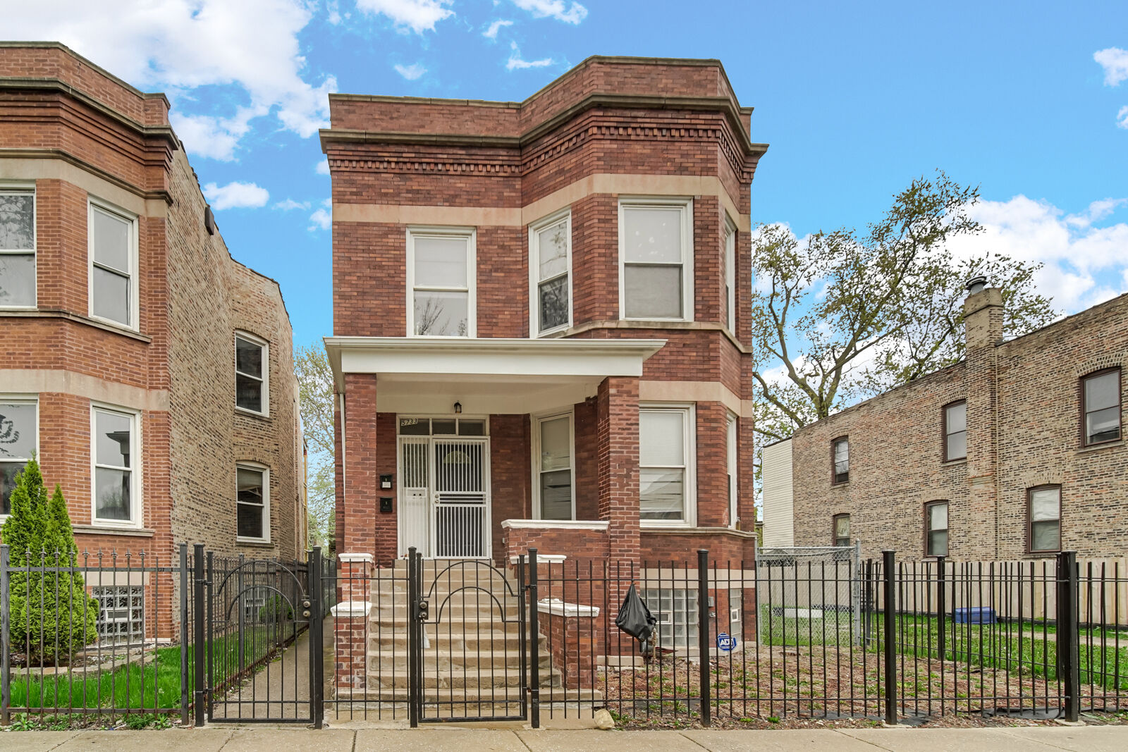 Property Photo:  5733 S Morgan Street  IL 60621 