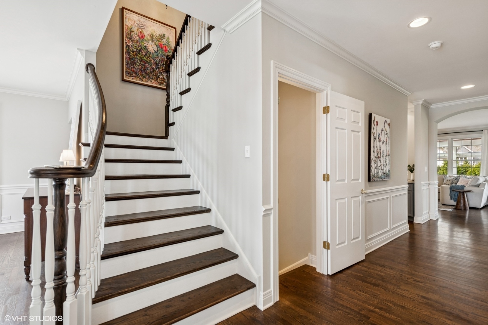 Property Photo: 1608 Saratoga Lane IL 60026