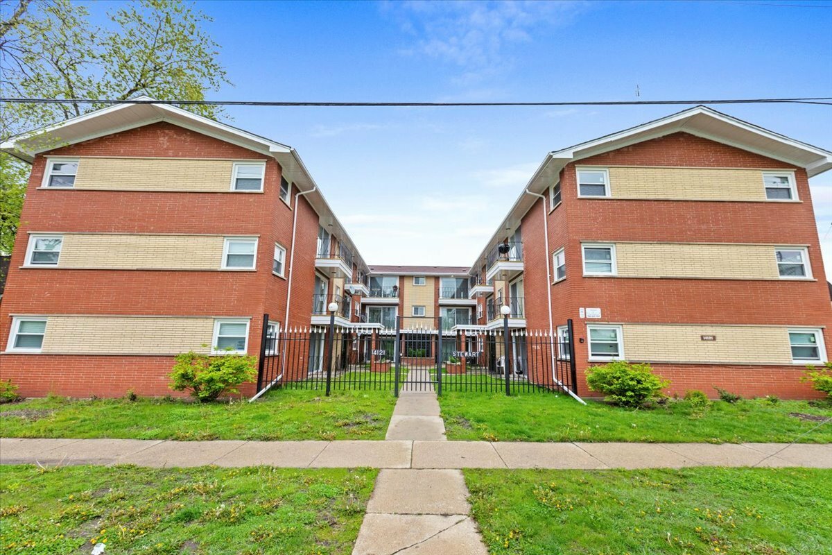 Property Photo: 14121 S Stewart Avenue 2B IL 60827