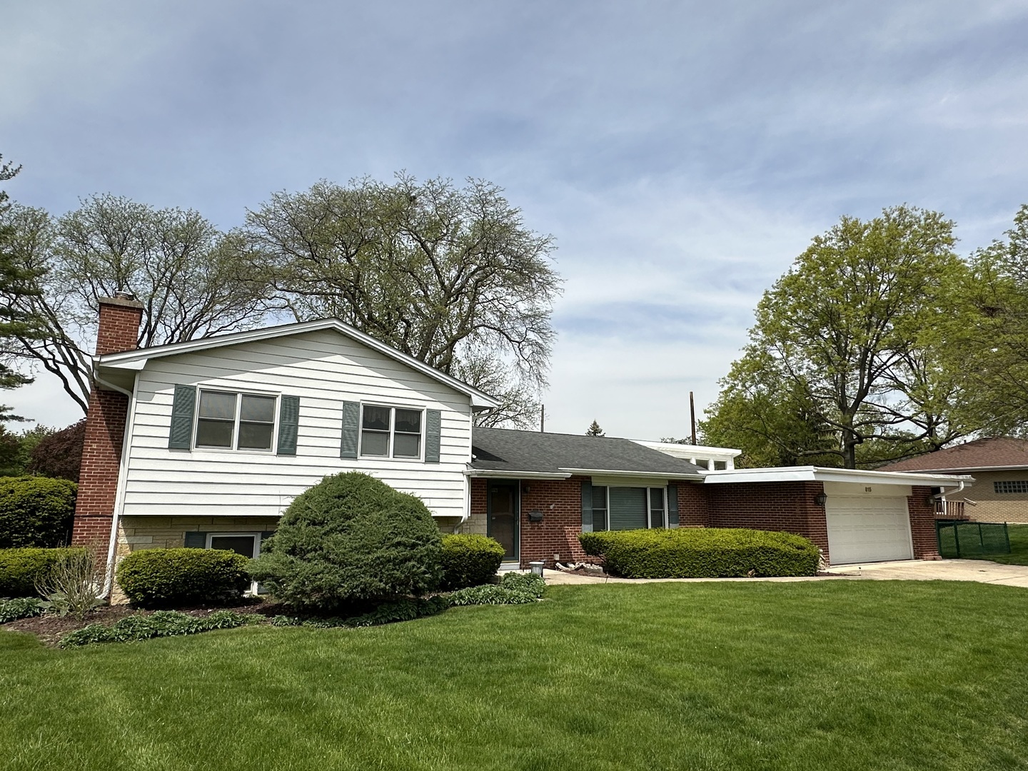 Property Photo: 815 Santa Maria Drive IL 60540