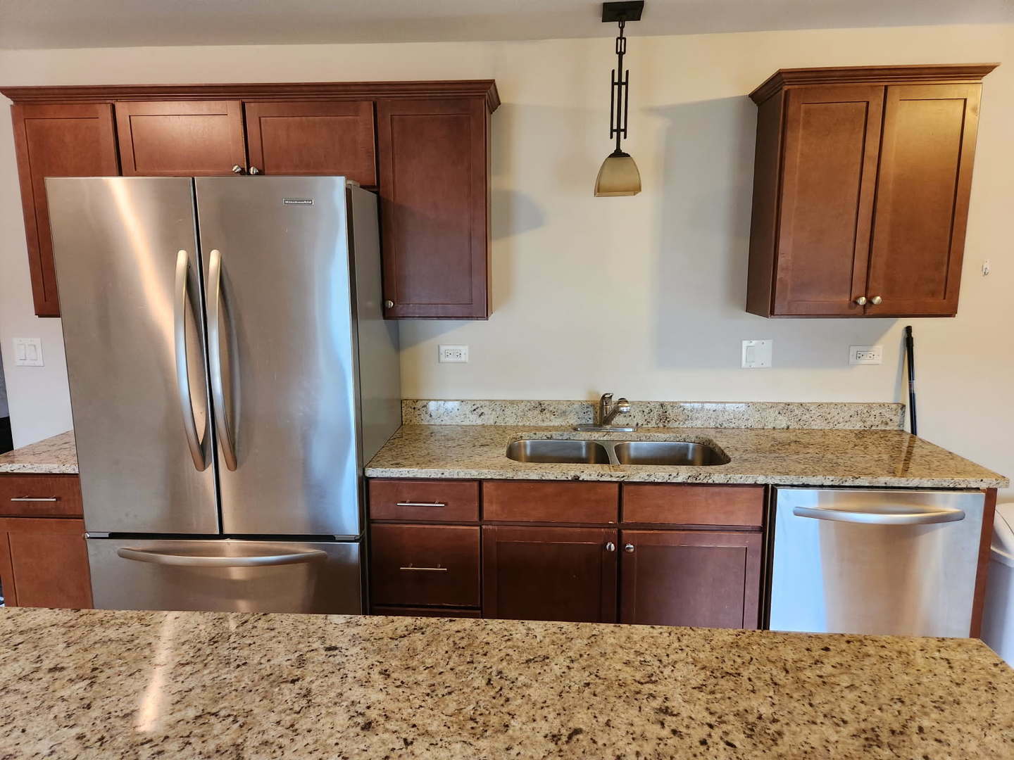 Property Photo: 532 Beloit Avenue 2 IL 60130