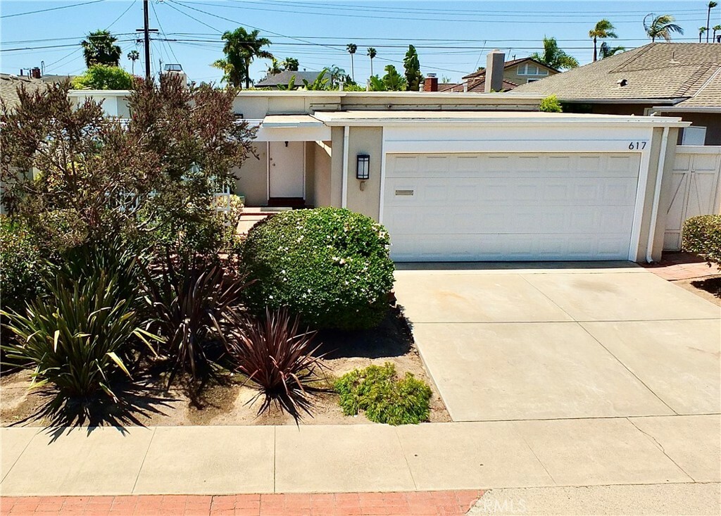 Property Photo: 617 Sandpiper Drive CA 90740