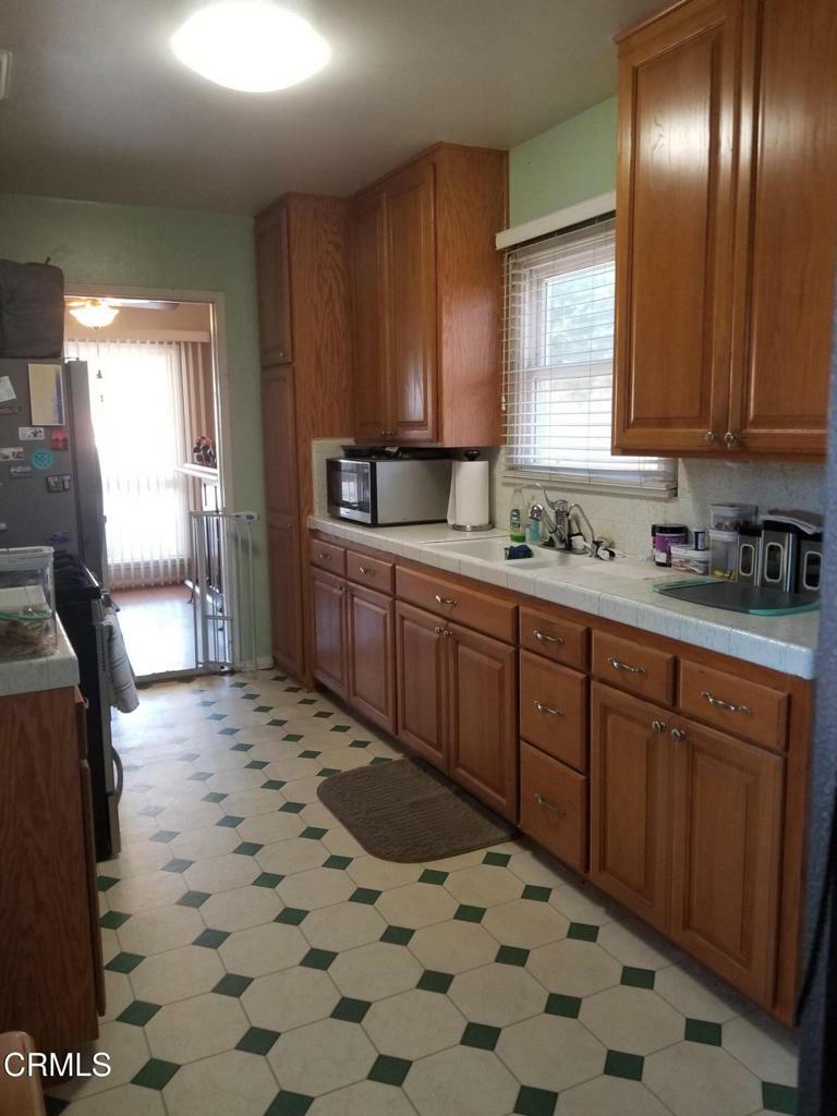 Property Photo:  431 Eva Street  CA 93003 