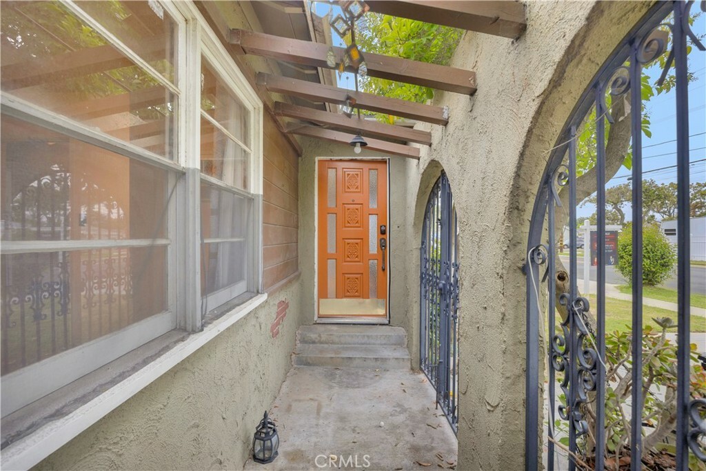 Property Photo:  4662 Howard Avenue  CA 90720 