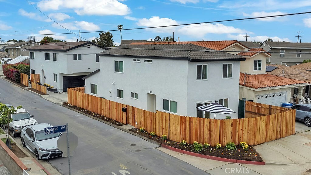 Property Photo:  1121 E Opp Street  CA 90744 