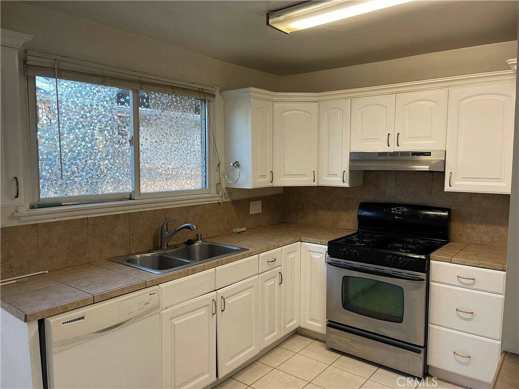 Property Photo: 6338 Jackie Avenue CA 91367