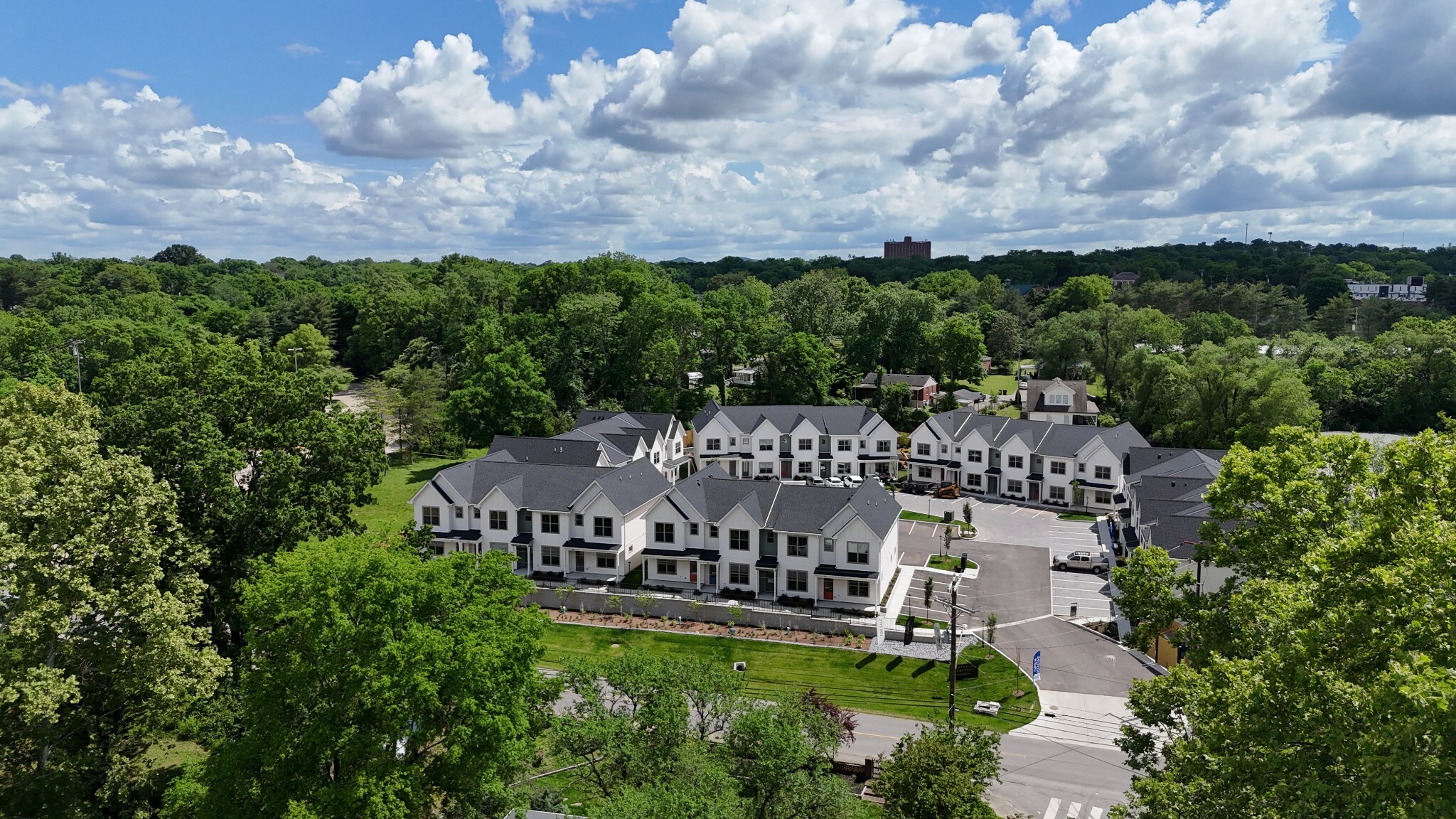 Property Photo: 145 Whitsett Rd 23 TN 37210