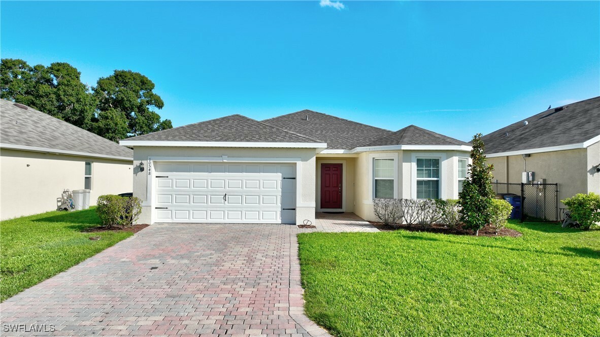 Property Photo: 10548 Crossback Lane FL 33936