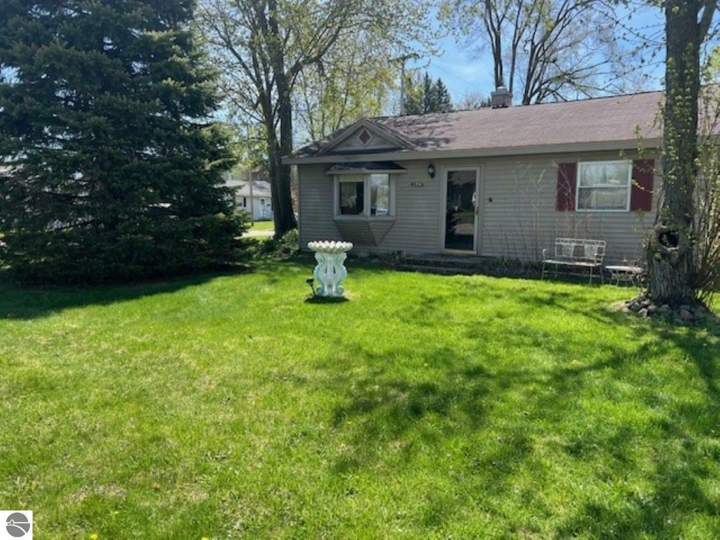 394 Wilson Avenue  Mt Morris MI 48458 photo