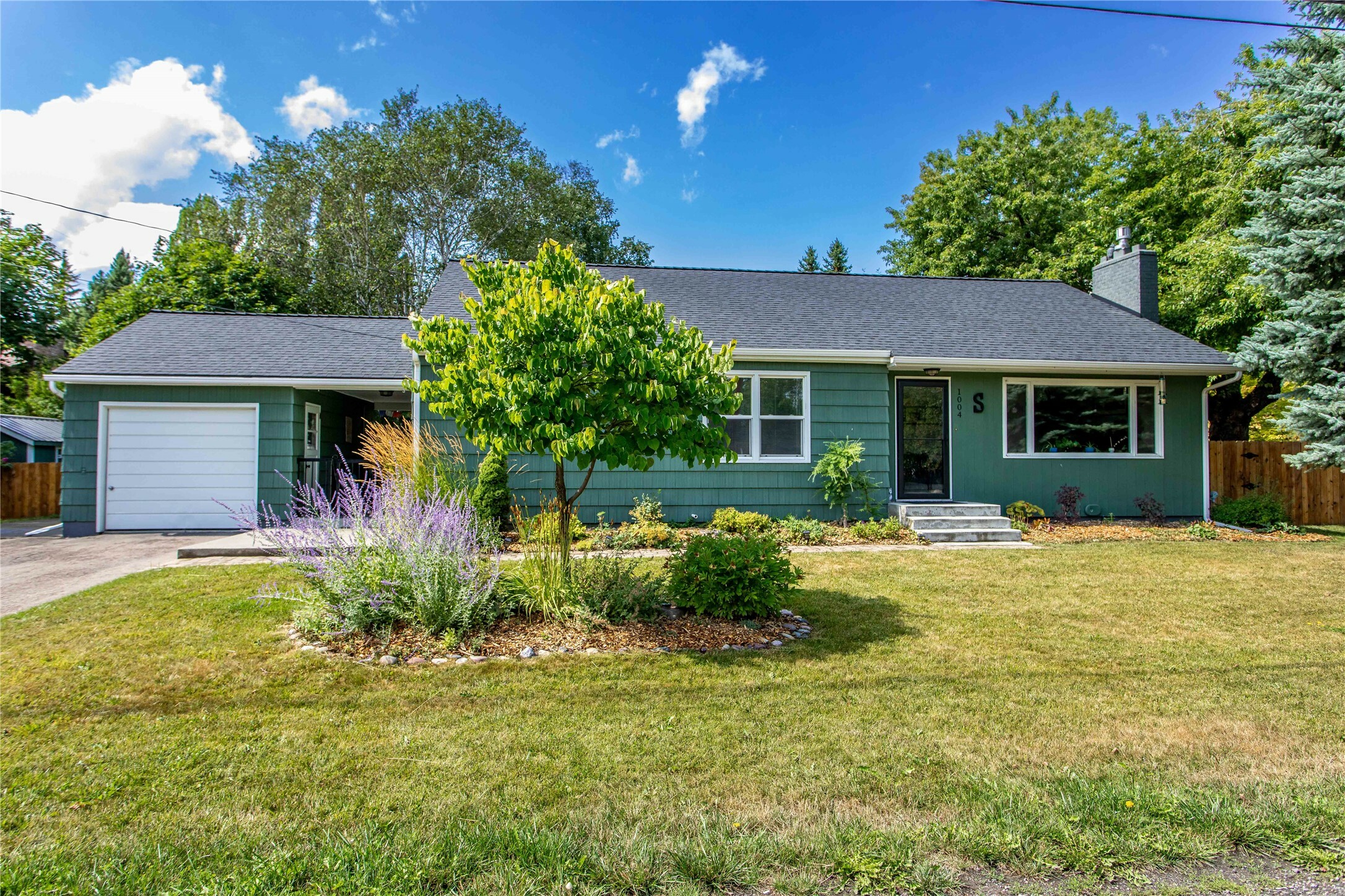 Property Photo: 1004 Park Avenue MT 59937