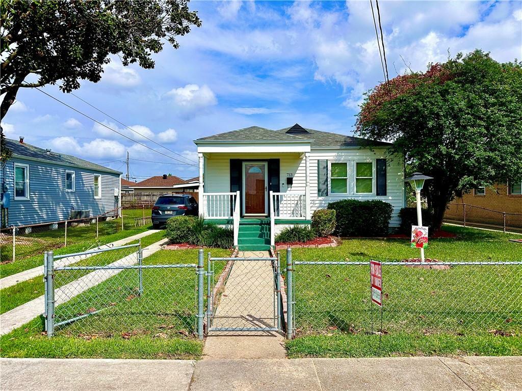 Property Photo: 713 Chipley Street LA 70094