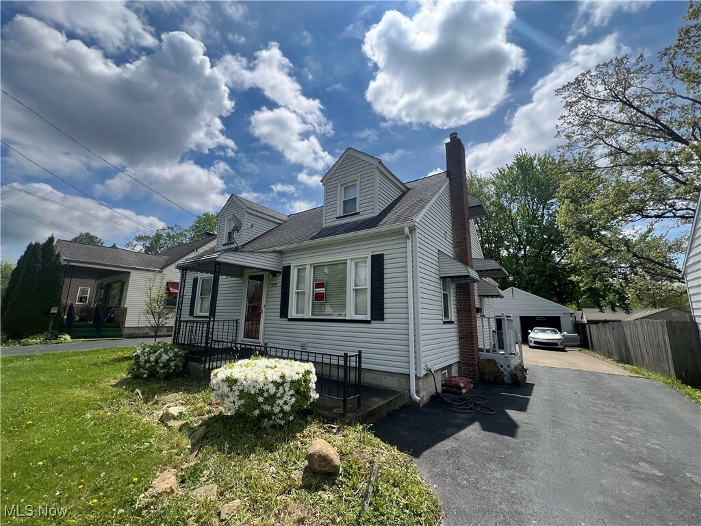 Property Photo: 1609 Meadowbrook Avenue OH 44514