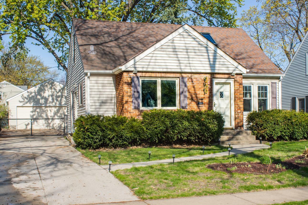 Property Photo: 1599 Griggs Street N MN 55108