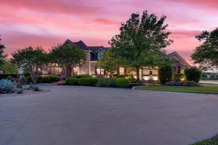 Property Photo: 5241 Plainview Road TX 76065