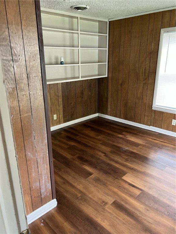 Property Photo:  218 E Velma Avenue  AR 72764 