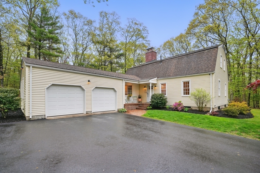 Property Photo: 272 Bennett Rd MA 01036