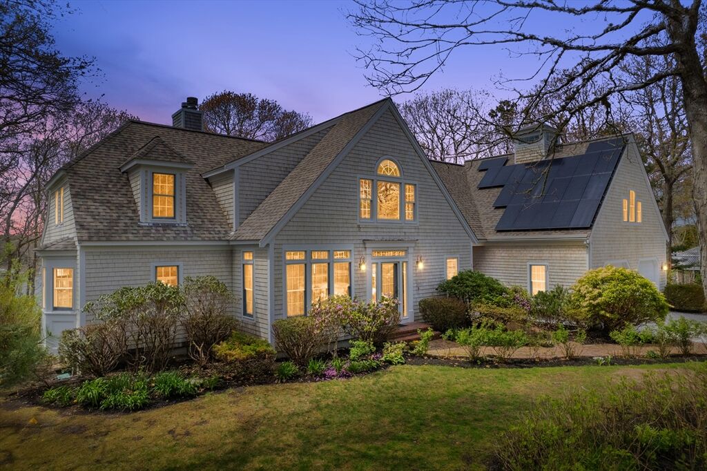 Property Photo:  204 Clamshell Cove Rd  MA 02635 