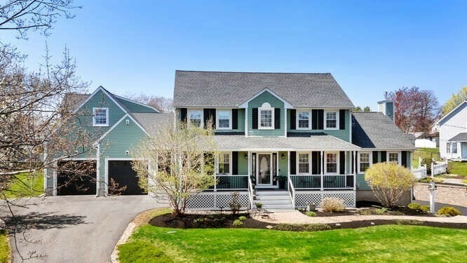 4 Violet Rd  Billerica MA 01821 photo