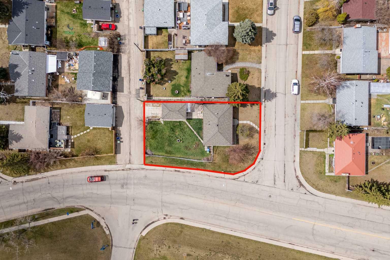 Property Photo: 603 101 Avenue SW AB T2W 0A2