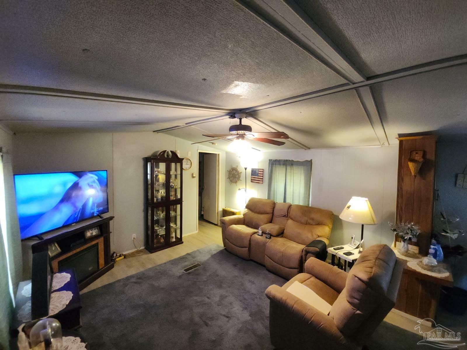 Property Photo: 5149 Blackmon Dr FL 32565