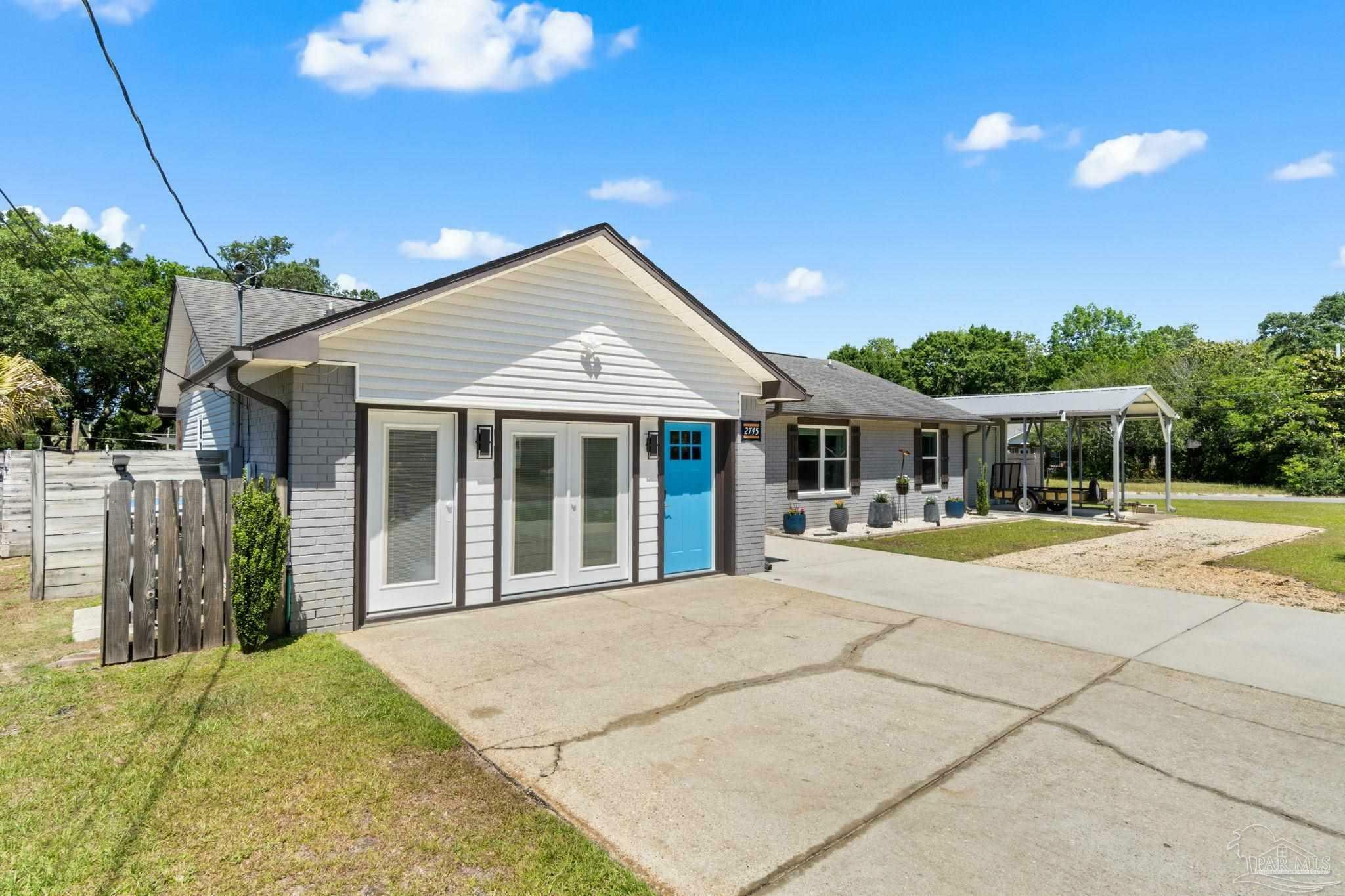 Property Photo: 2745 Blue Bay Ct FL 32566
