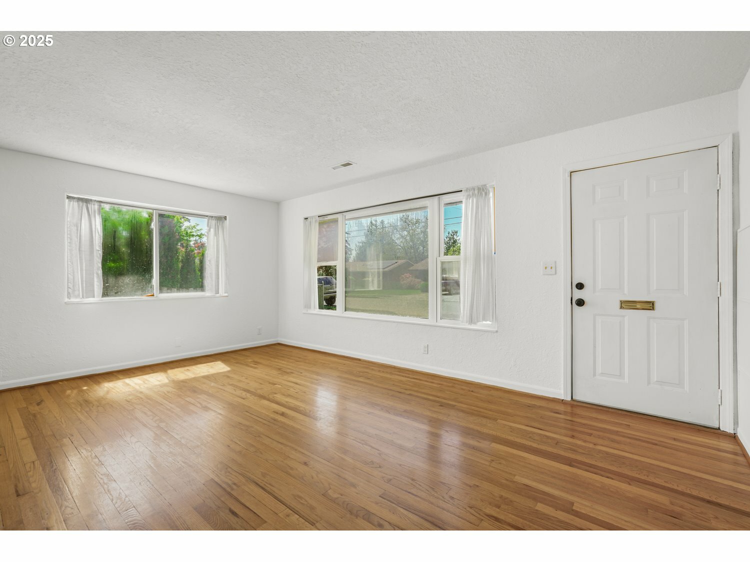 Property Photo: 4230 SE 73rd Ave OR 97206