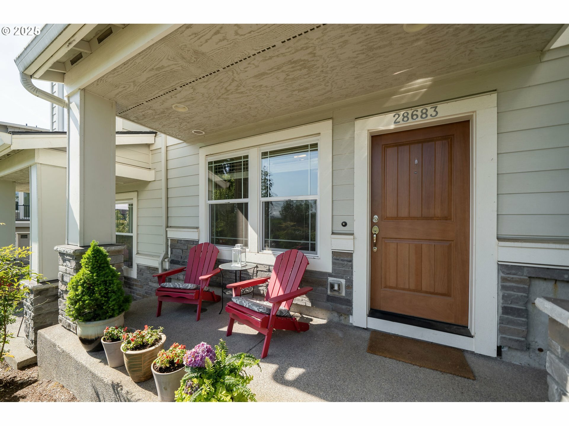 Property Photo: 28683 SW Orleans Ave OR 97070