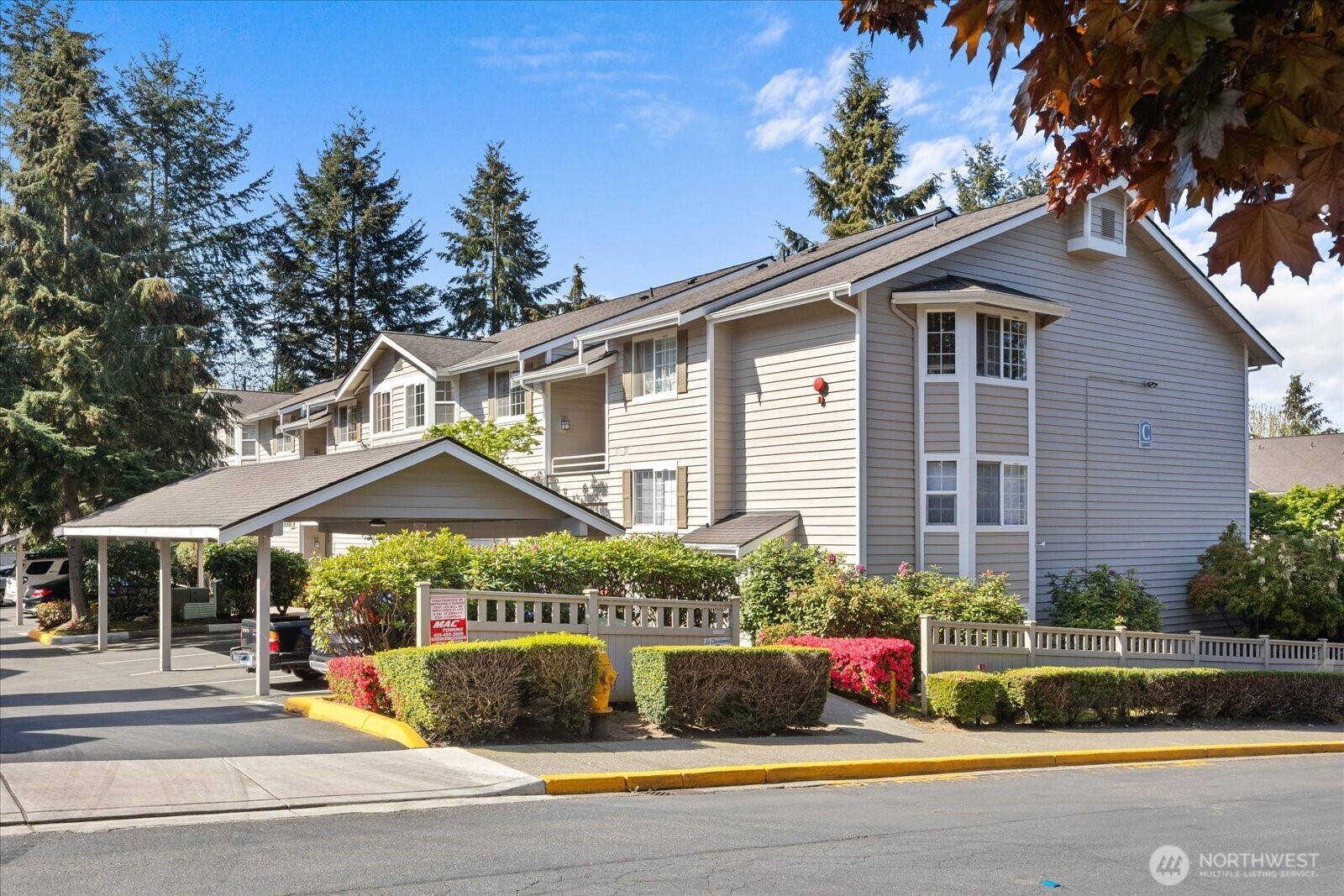 Property Photo: 14007 NE 181st C304 WA 98072