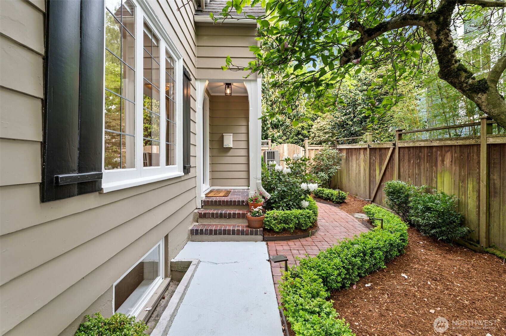 Property Photo: 5544 29th Avenue NE WA 98105